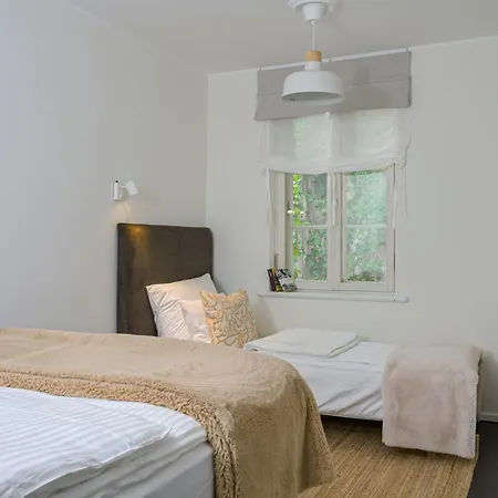 Old Town Silent Garden House *