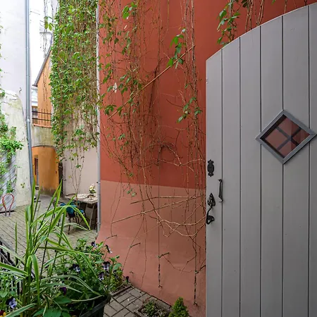 Old Town Silent Garden House Ferienhaus Reval