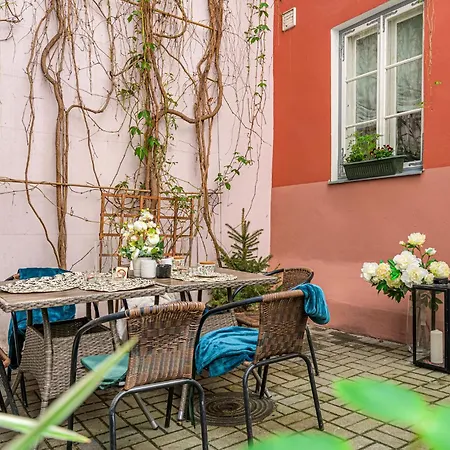 Old Town Silent Garden House Casa vacanze *