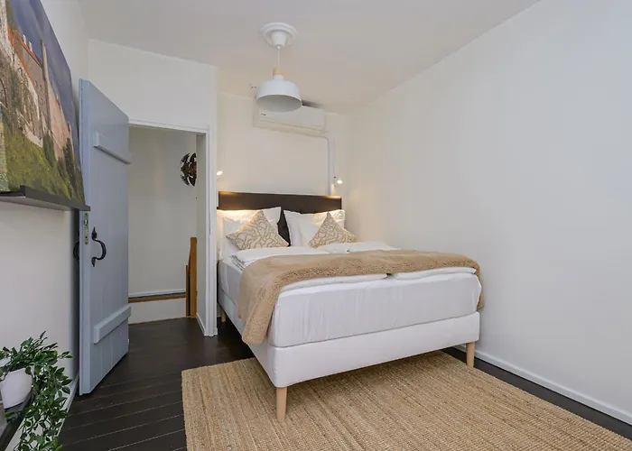 Old Town Silent Garden House تالين