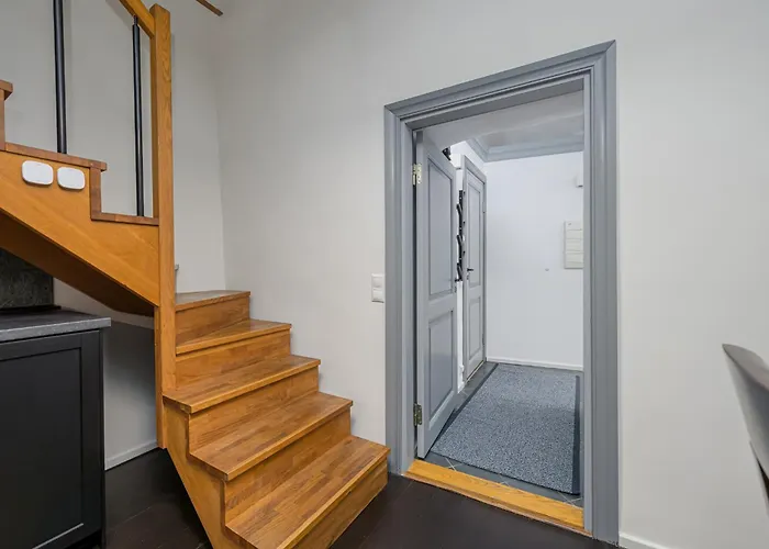 Old Town Silent Garden House